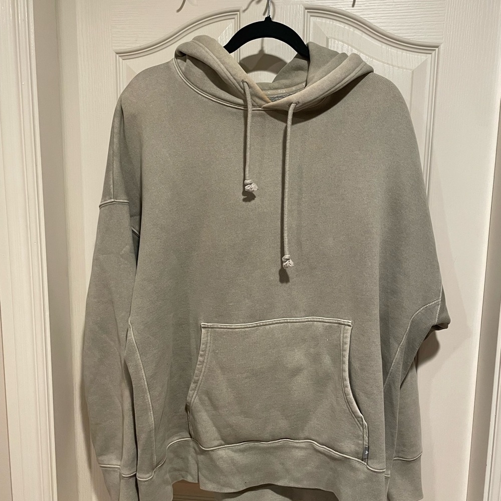 Aritzia Boyfriend Sweater - Size 3 (L/XL) - Sage Green